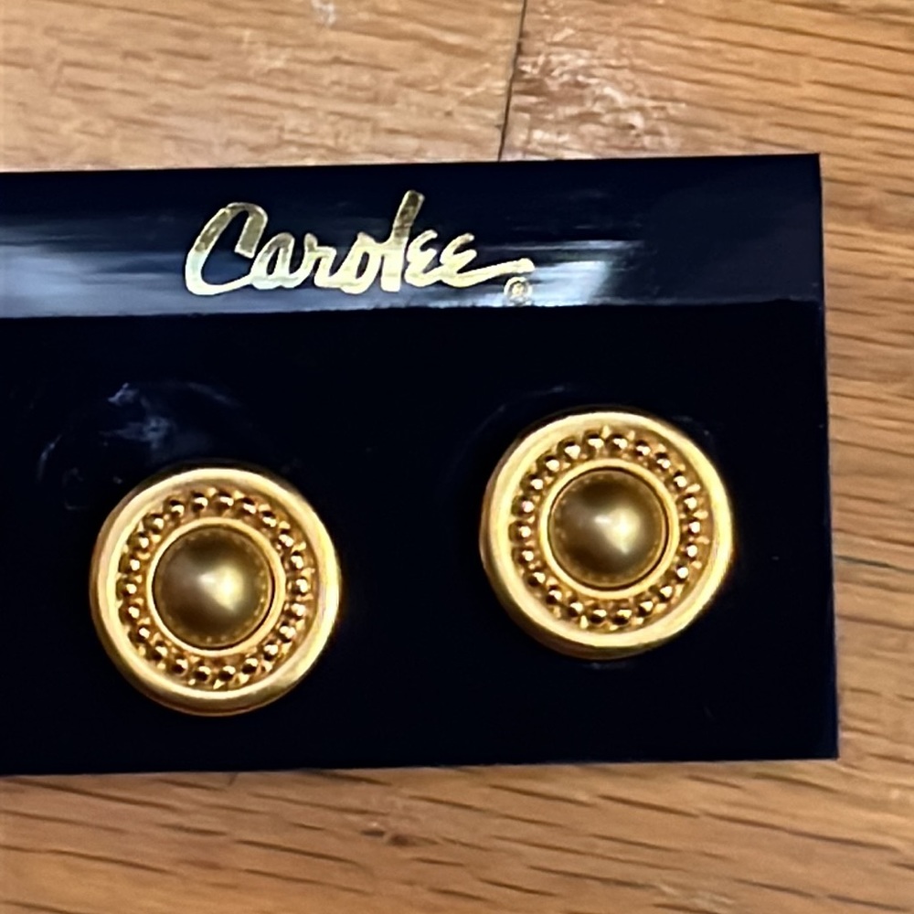 Carolee Gold Tone Textured Twist Dome Button Earrings RARE Clip On NEW ON CARD